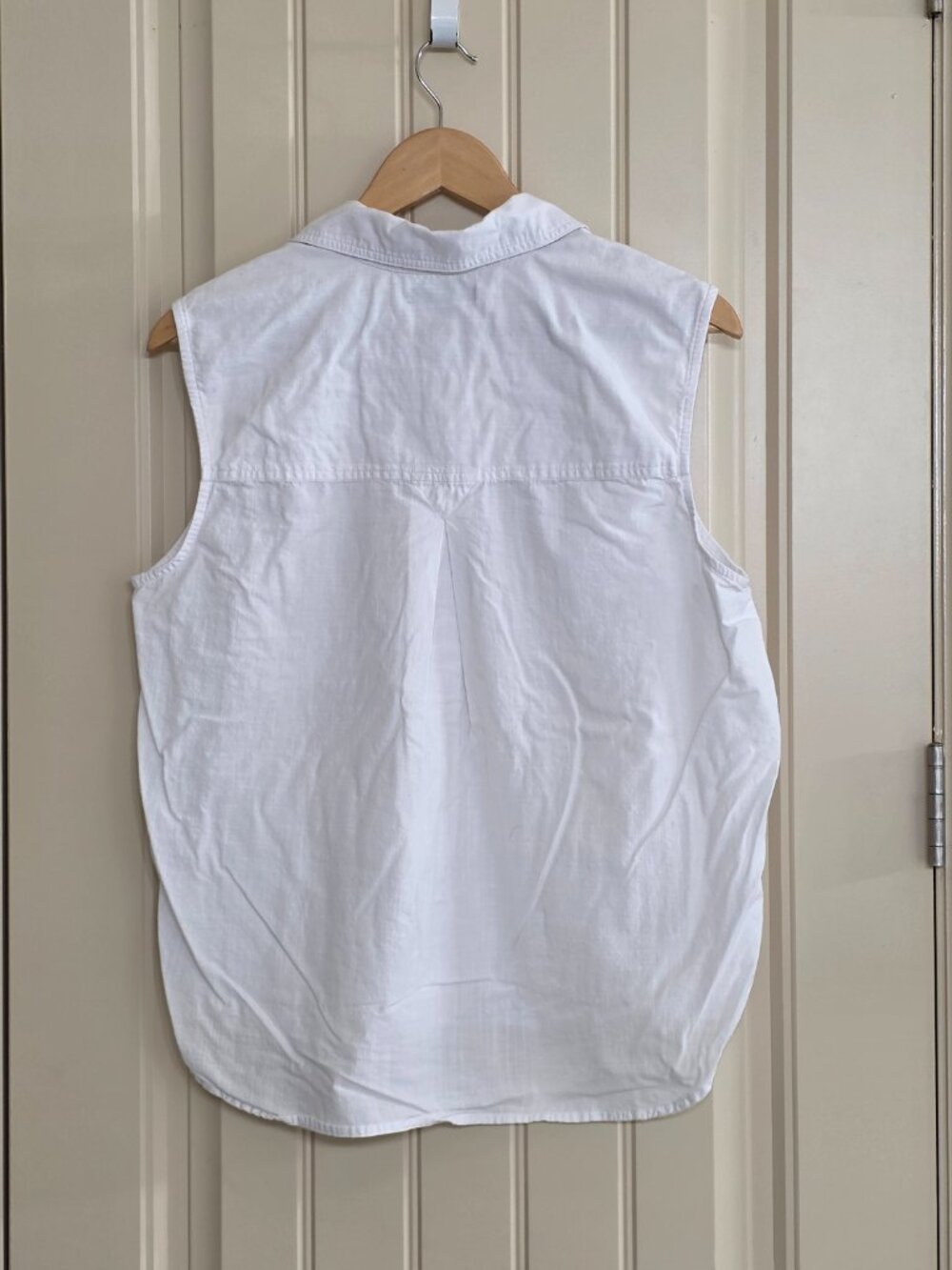 Vest - Picture 3 of 3